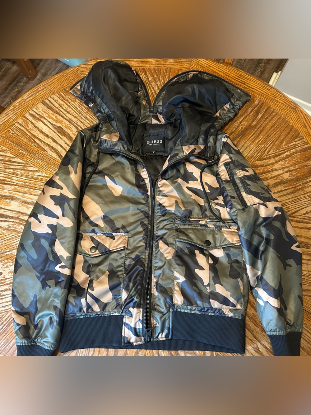 Gorgeous GUESS Women’s Alpine Camo Hooded Bomber Jacket in Size Extra Small